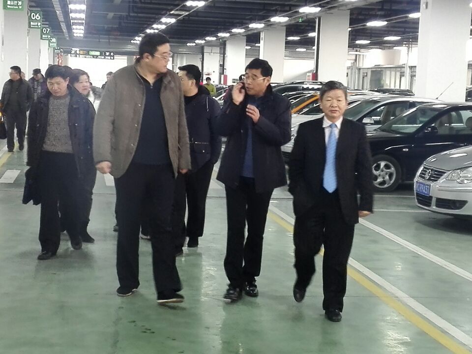 市公安局交警总队副总队长陆晓航等车管部门领导深入上海二手车交易